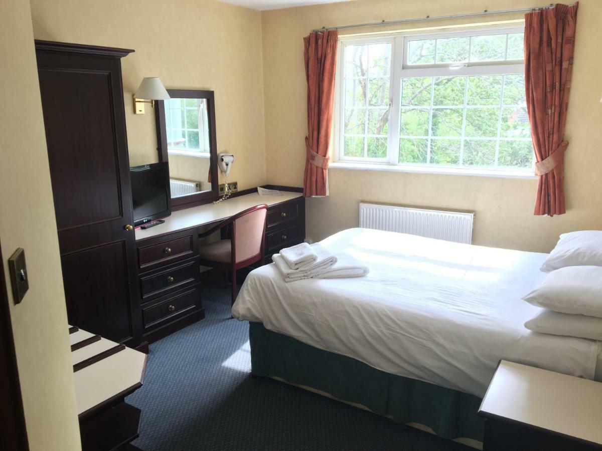 Cedar Tree Hotel Rugeley Dış mekan fotoğraf