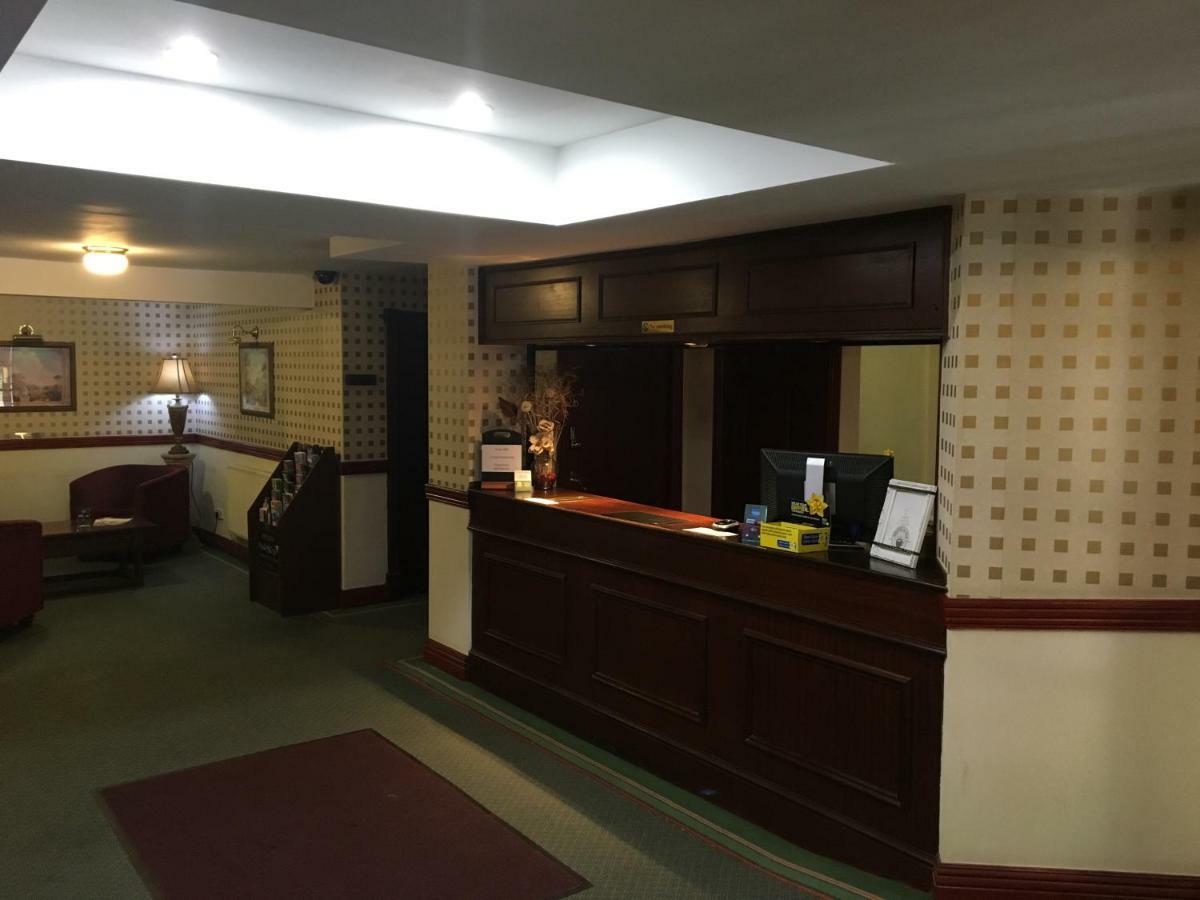 Cedar Tree Hotel Rugeley Dış mekan fotoğraf