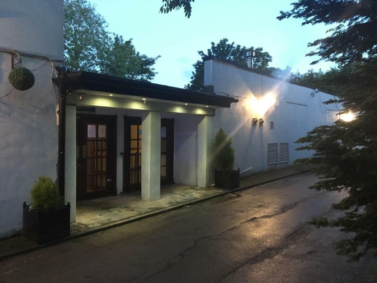 Cedar Tree Hotel Rugeley Dış mekan fotoğraf